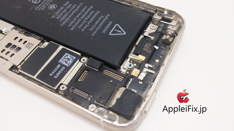 iPhone5S画面交換修理とホームボタンケーブル交換修理_repair_3.jpg