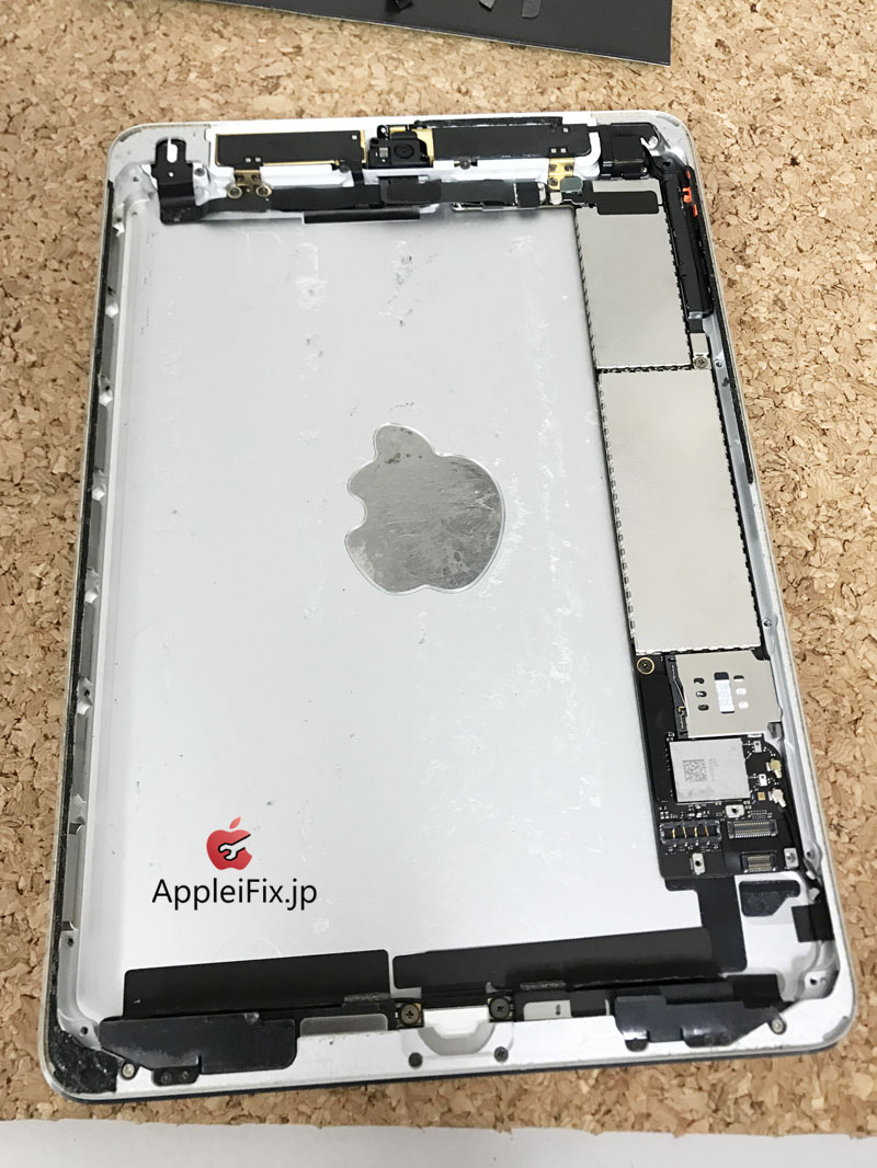 iPad mini2バッテリー交換修理_Repair_1.jpg