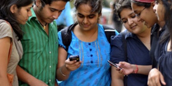 indian-smartphone-users-e1431778512762.jpg