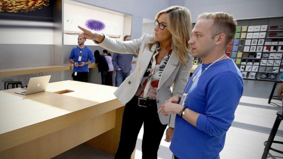 angela-ahrendts-apple-store-e1433199140362.jpg